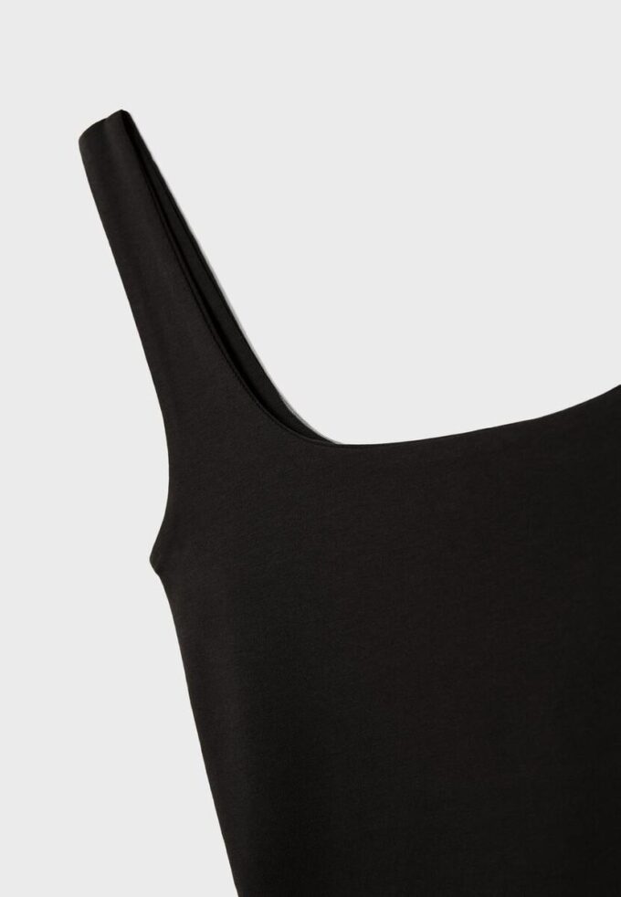 Hauts à larges bretelles