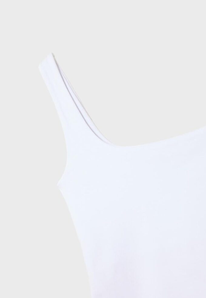 Hauts à larges bretelles