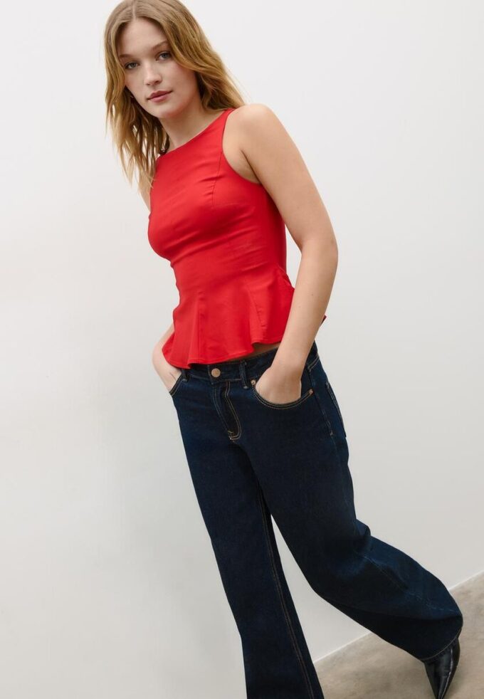 Hauts sans manches à basque Hauts sans manches à basque