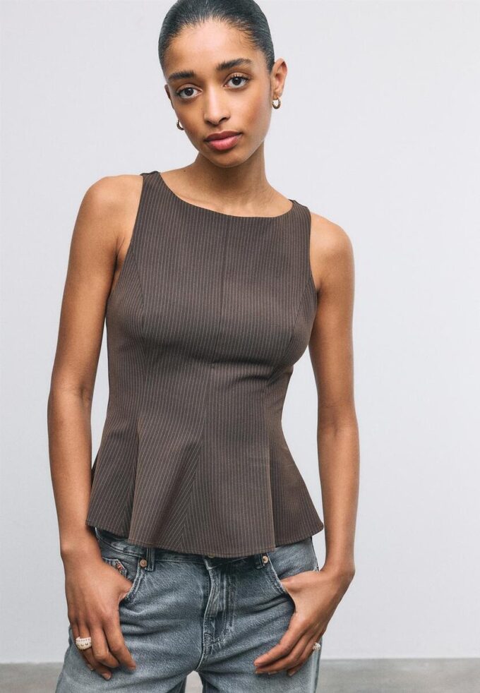 Hauts sans manches à basque Hauts sans manches à basque