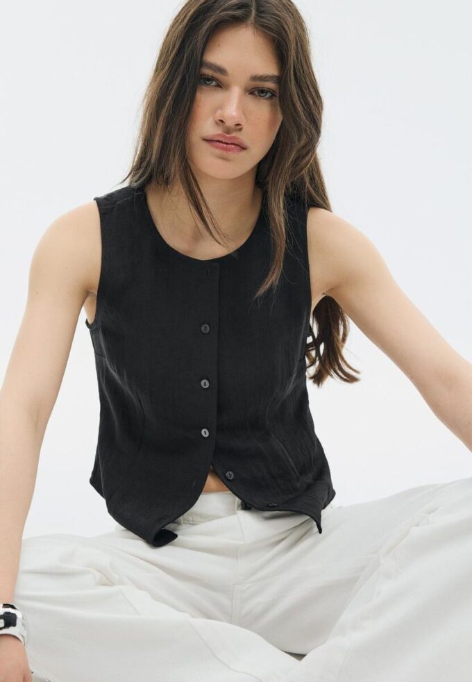 Hauts texturés à boutons