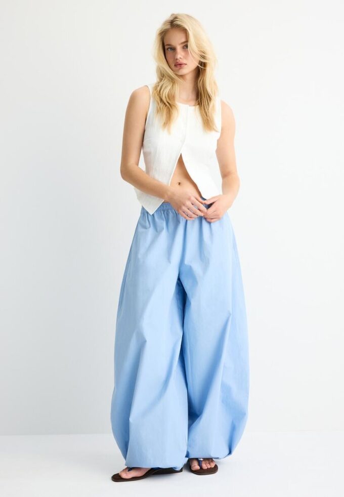 Hauts texturés à boutons