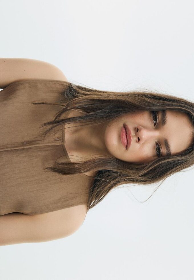 Hauts texturés à boutons