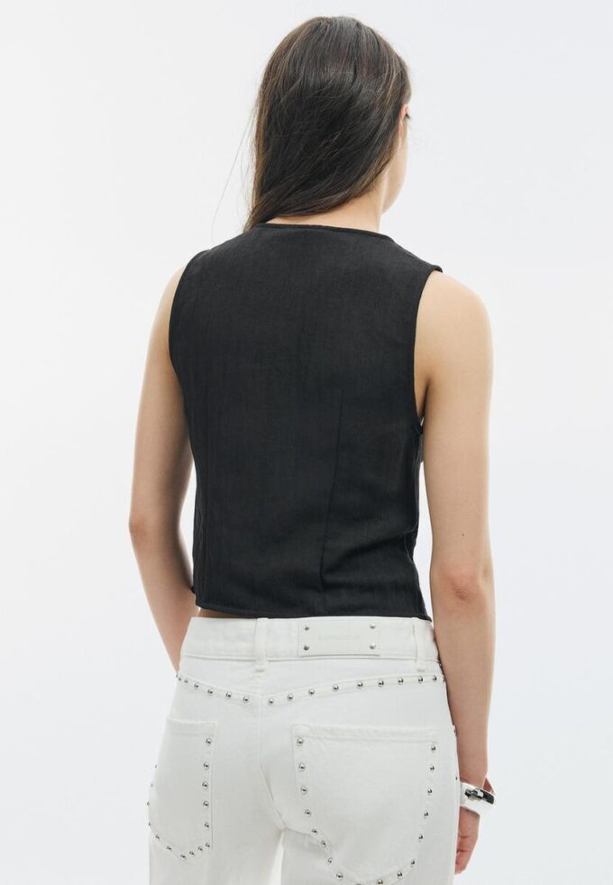 Hauts texturés à boutons