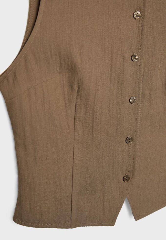 Hauts texturés à boutons