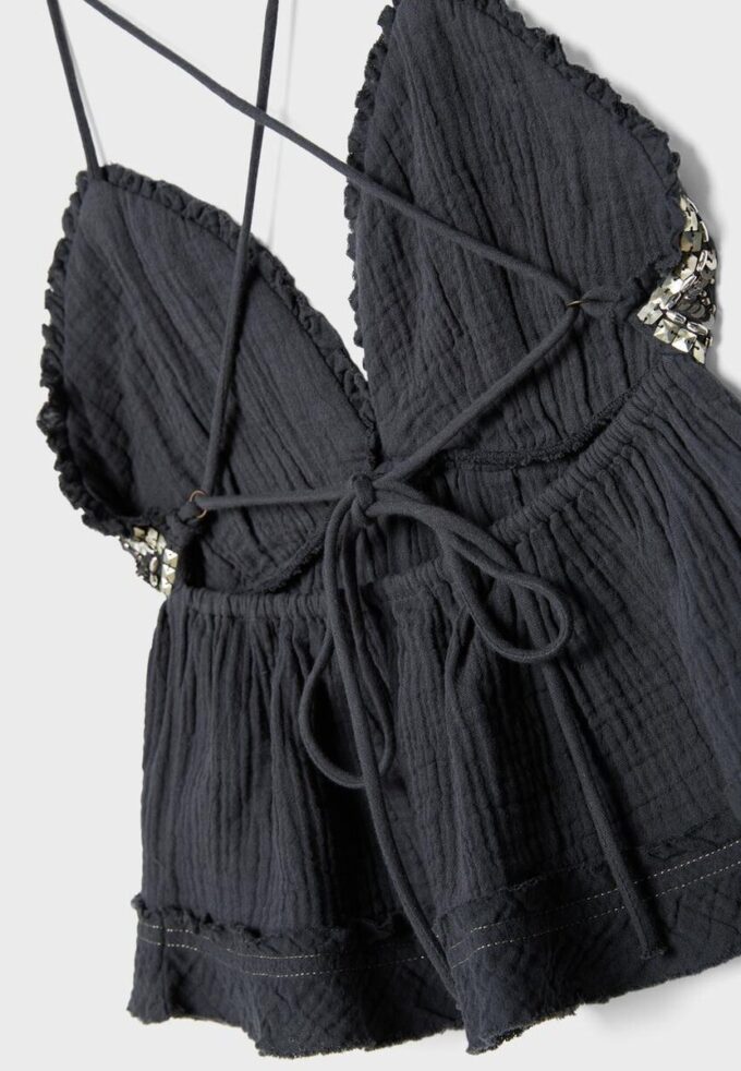 Hauts à volants et perles