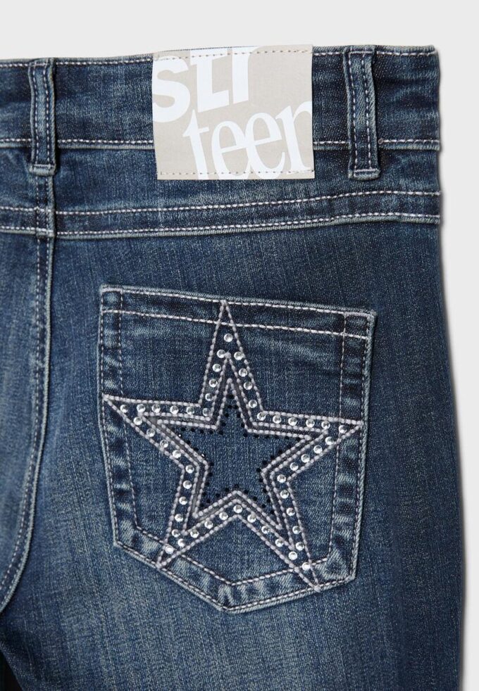 Jean à pattes d&rsquo;éléphant avec poche brodée