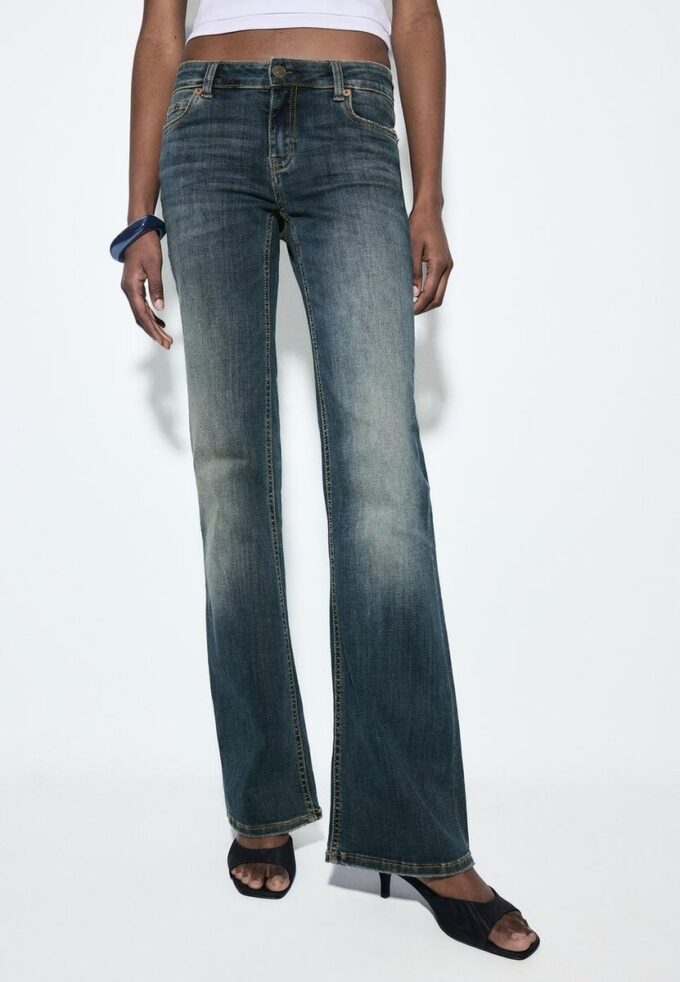 Jean slim bootcut D67