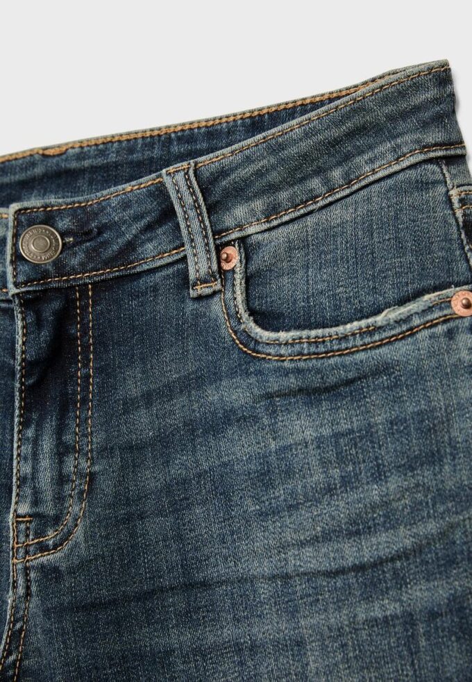 Jean slim bootcut D67