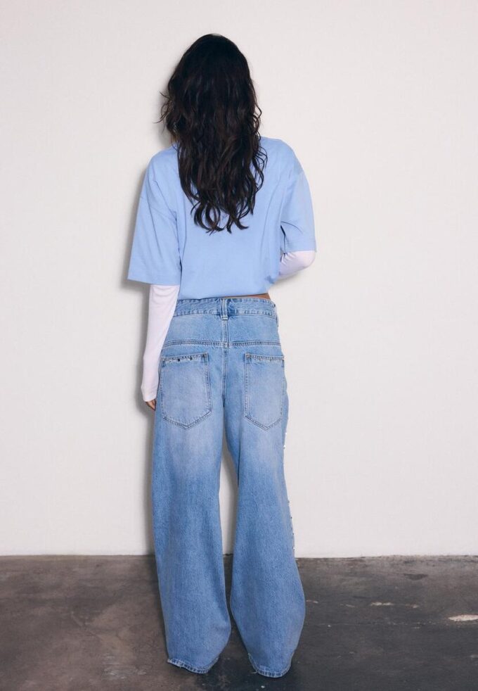 Jean super baggy avec étoiles sur les côtés