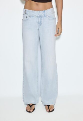 Jean taille basse à coupe droite avec ceinture marteau