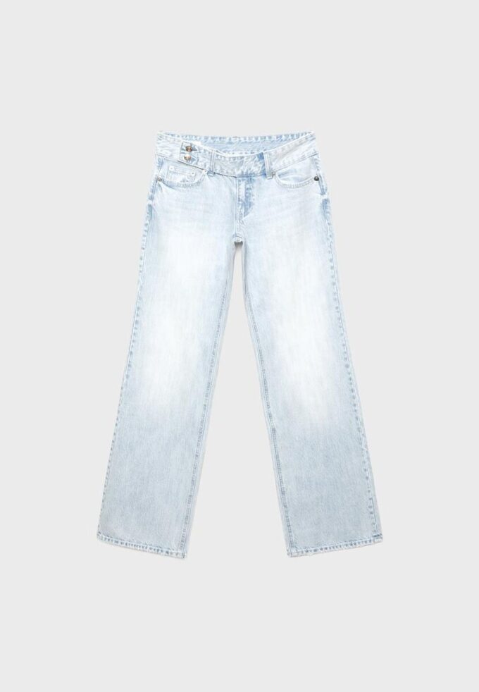 Jean taille basse à coupe droite avec ceinture marteau