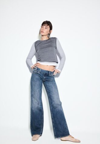 Jean taille basse à coupe droite et boucles de marteau