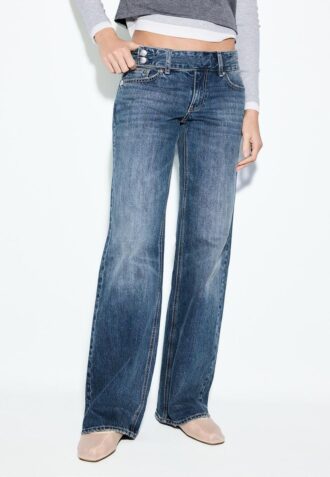 Jean taille basse à coupe droite et boucles de marteau