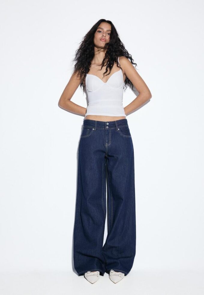 Jean taille basse à double bouton