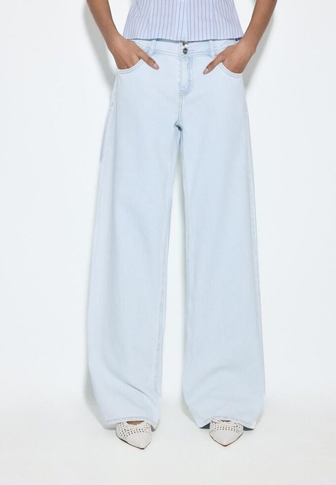 Jean taille basse à double bouton