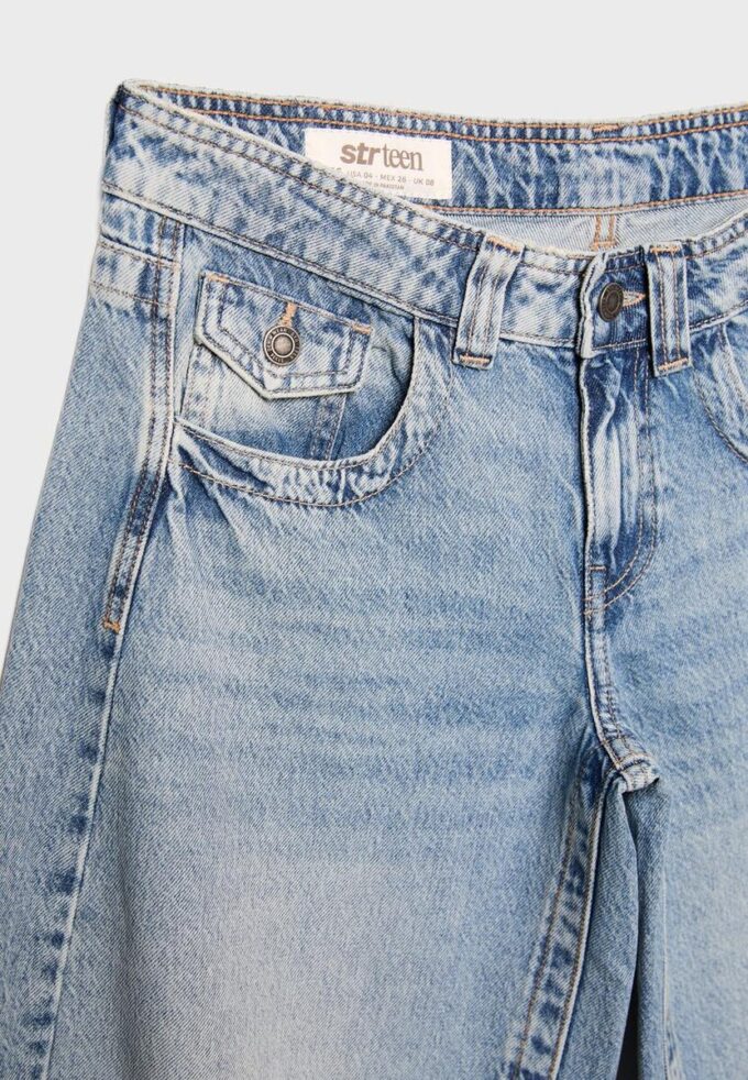 Jean taille basse à jambes larges Jean taille basse à jambes larges