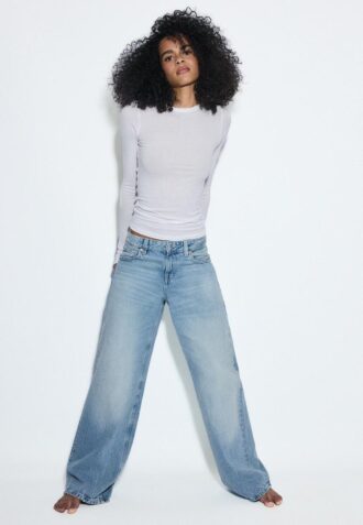 Jean taille basse à jambes Wide Leg avec détail étoile