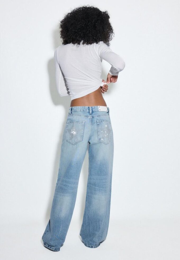 Jean taille basse à jambes Wide Leg avec détail étoile