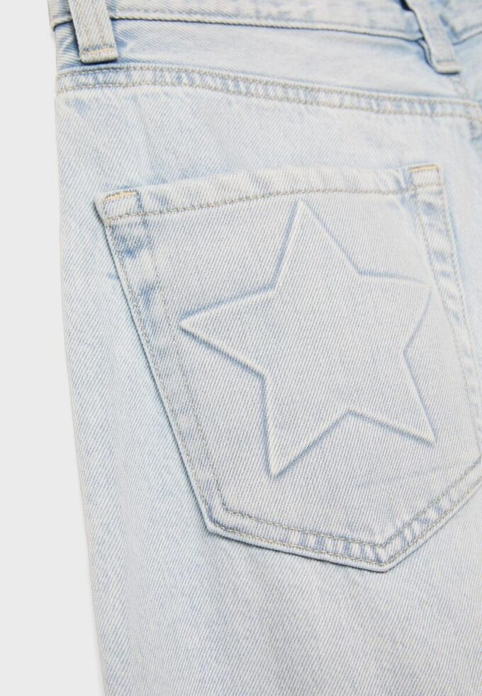 Jean taille basse à jambes Wide Leg avec détail étoile