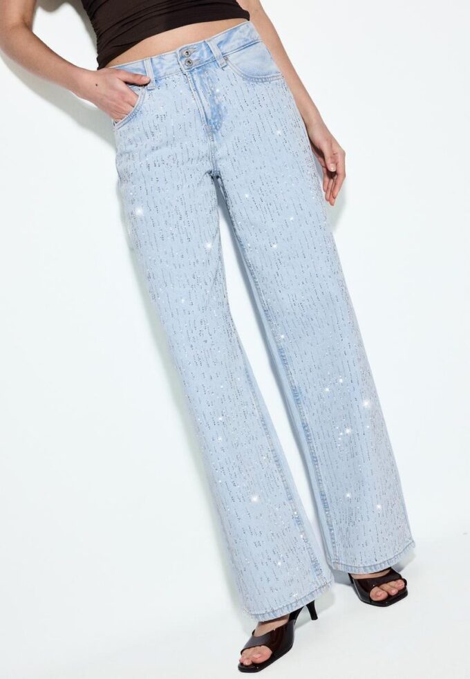 Jean taille basse à jambes Wide Leg avec strass