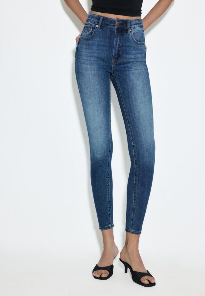 Jeans skinny taille normale D07