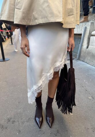 Jupe asymétrique en satin