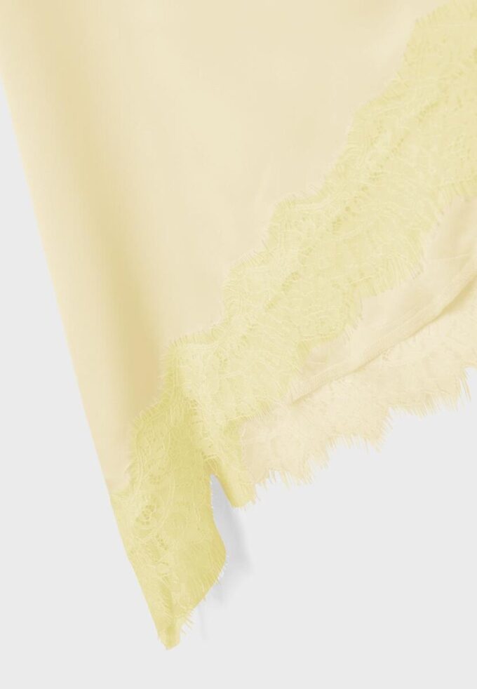 Jupe asymétrique en satin