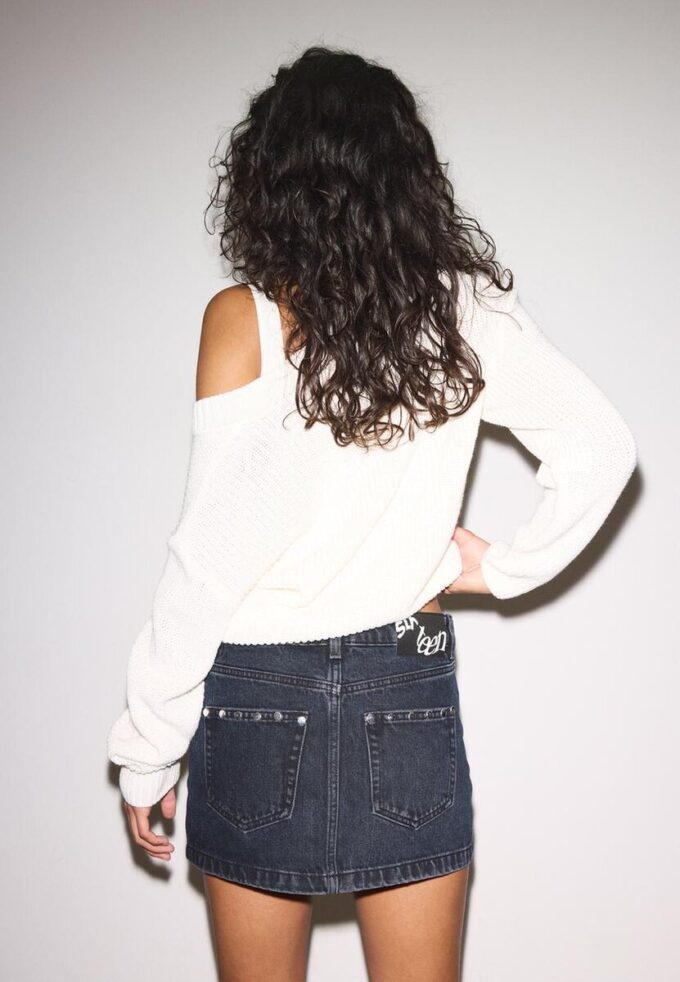 Jupe en jean cloutée