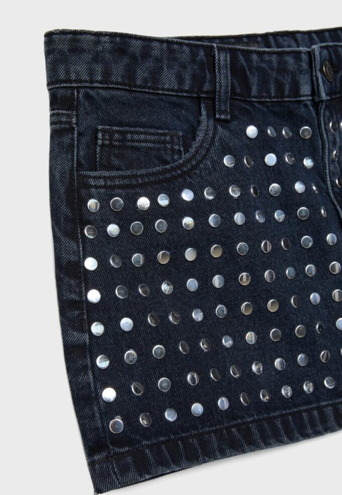 Jupe en jean cloutée
