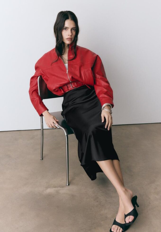 Jupe mi-longue en satin Jupe mi-longue en satin