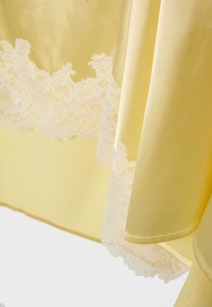 Jupe midi asymétrique en satin