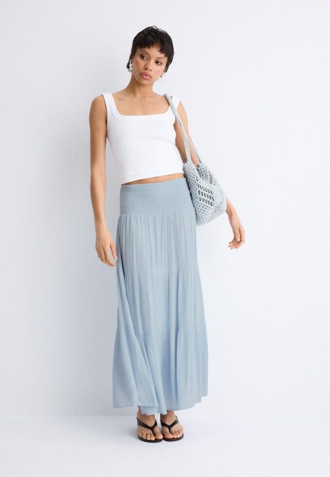 Jupe à panneaux avec fils métalliques Jupe à panneaux avec fils métalliques