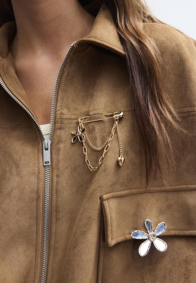 Lot de 2 broches fleurs effet cristal