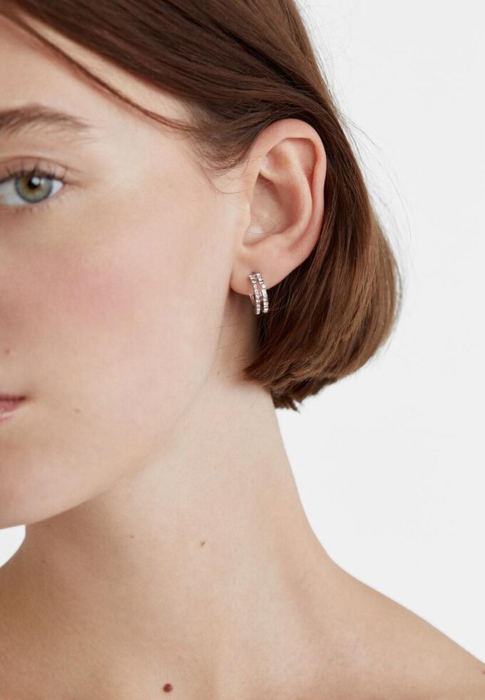 Lot de 9 boucles d&rsquo;oreilles créoles avec strass et perles