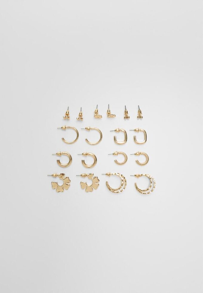 Lot de 9 boucles d&rsquo;oreilles en forme de fleur