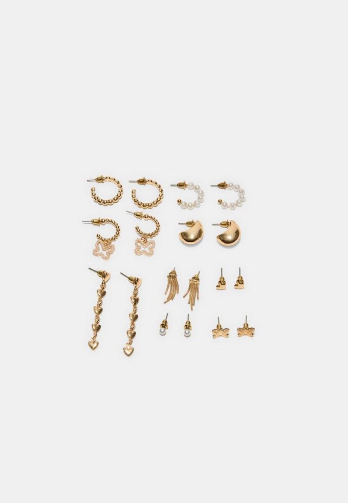 Lot de 9 boucles d’oreilles papillon et fausses perles Lot de 9 boucles d’oreilles papillon et fausses perles