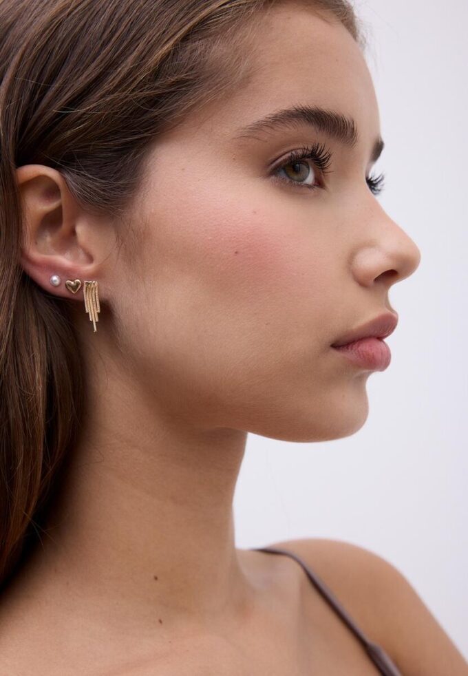 Lot de 9 boucles d’oreilles papillon et fausses perles Lot de 9 boucles d’oreilles papillon et fausses perles