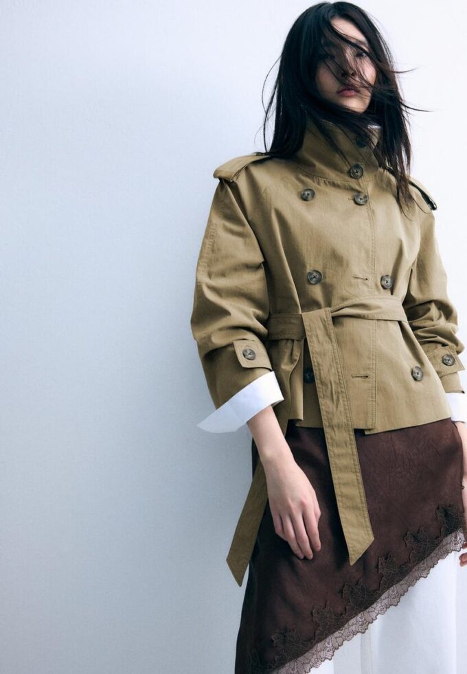 Manteau à col montant avec ceinture Manteau à col montant avec ceinture