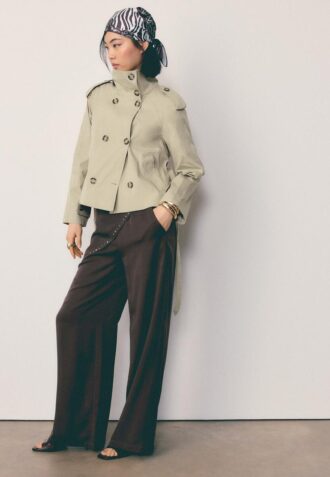 Manteau à col montant avec ceinture