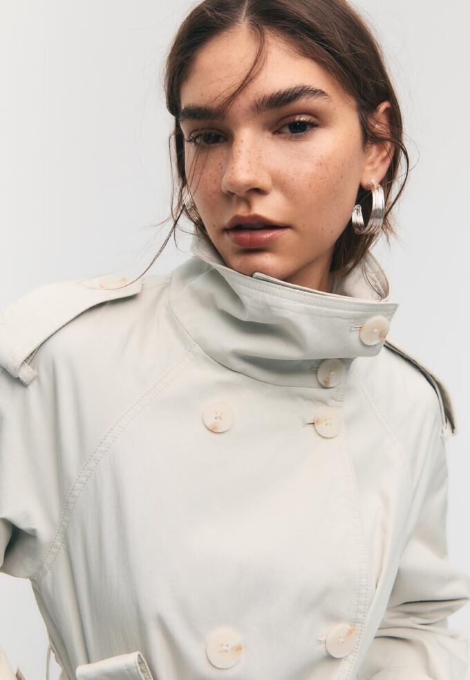 Manteau à col montant avec ceinture Manteau à col montant avec ceinture