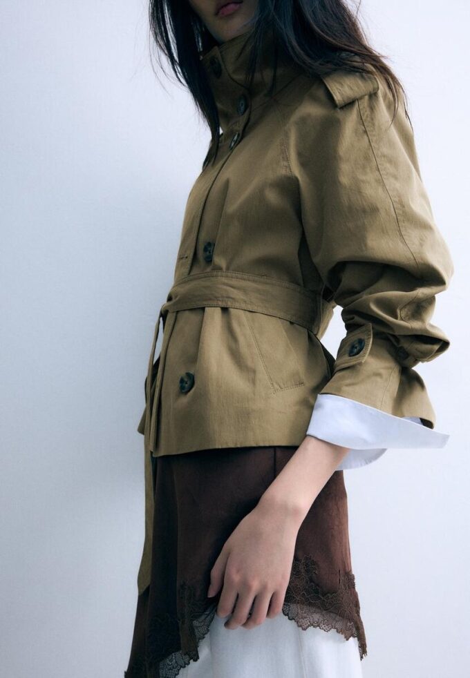 Manteau à col montant avec ceinture Manteau à col montant avec ceinture