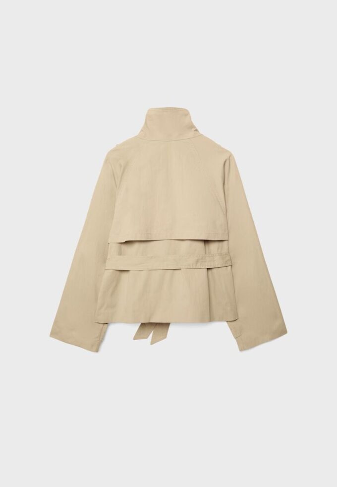 Manteau à col montant avec ceinture Manteau à col montant avec ceinture