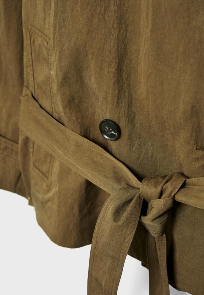 Manteau court à col montant Manteau court à col montant