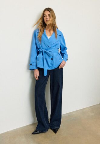 Manteau court fluide avec ceinture