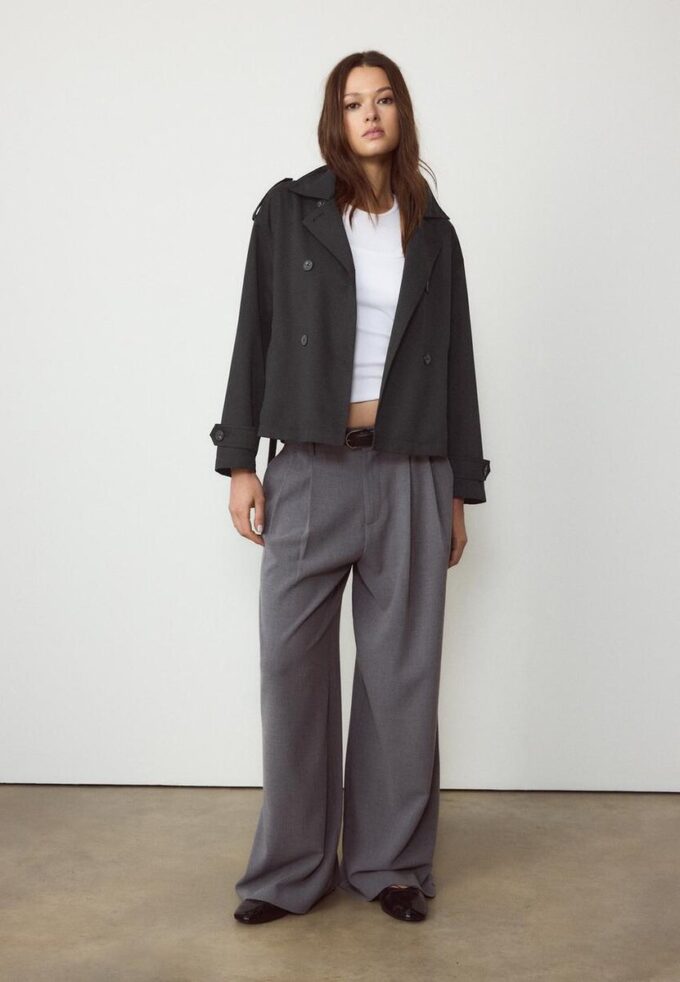 Manteau court fluide avec ceinture Manteau court fluide avec ceinture