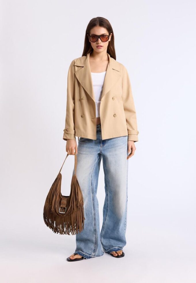 Manteau court fluide avec ceinture