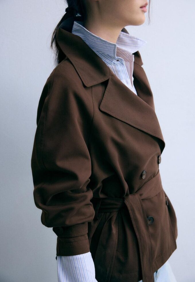 Manteau court fluide avec ceinture