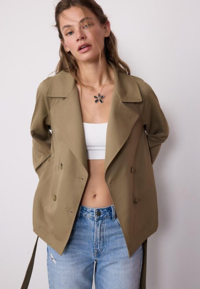 Manteau court fluide avec ceinture