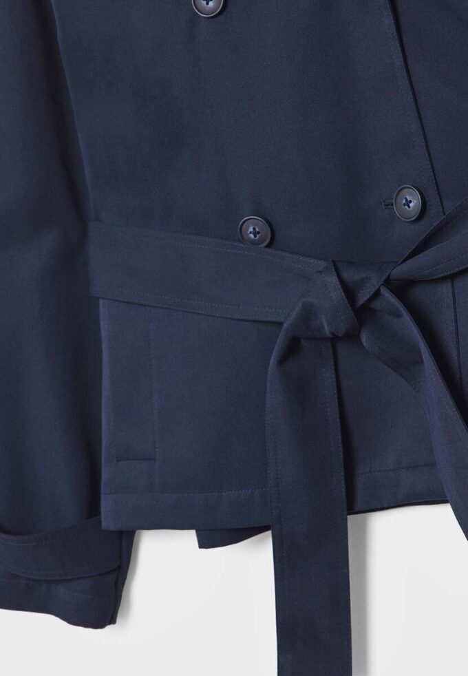 Manteau court fluide avec ceinture Manteau court fluide avec ceinture